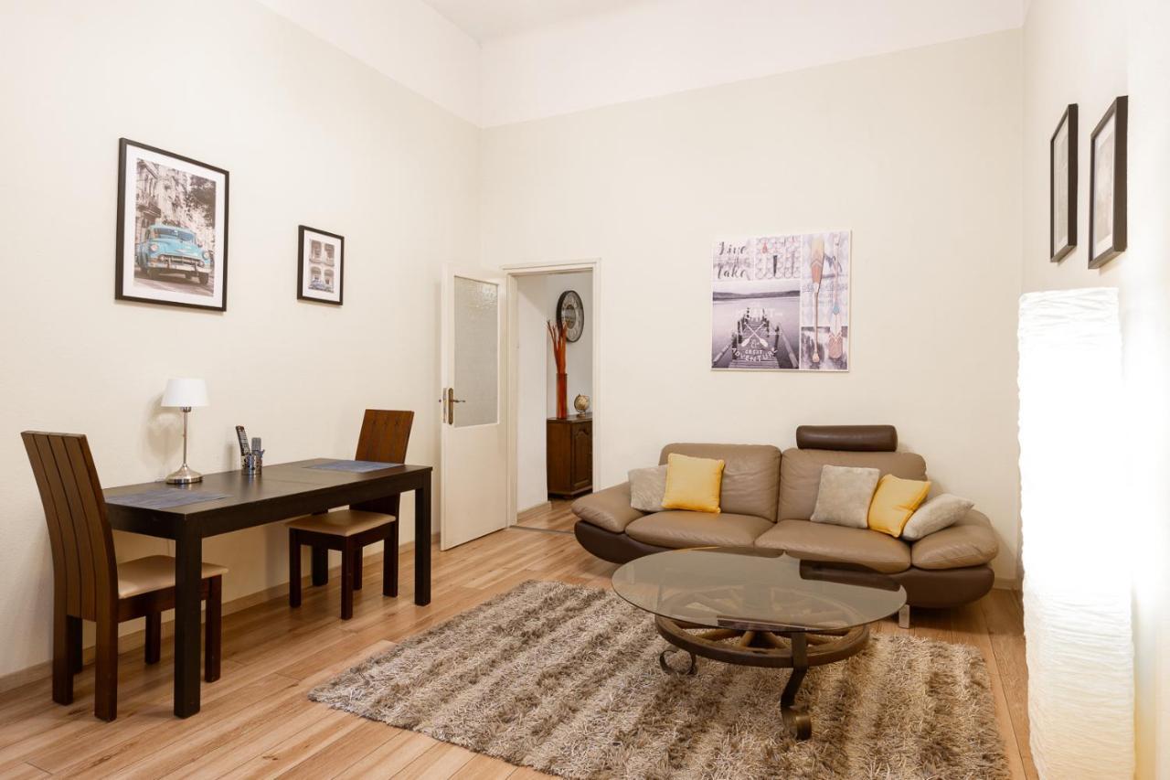 Vintage & Cosy Flat @heart Of Bp Apartment